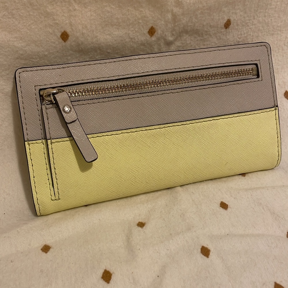 Kate Spade Wallet - Picture 2 of 4